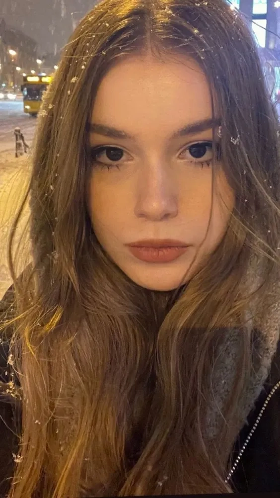 Ảnh hot girl Mỹ tại bãi biển làm nổi bật thần thái tự nhiên đầy sức sống