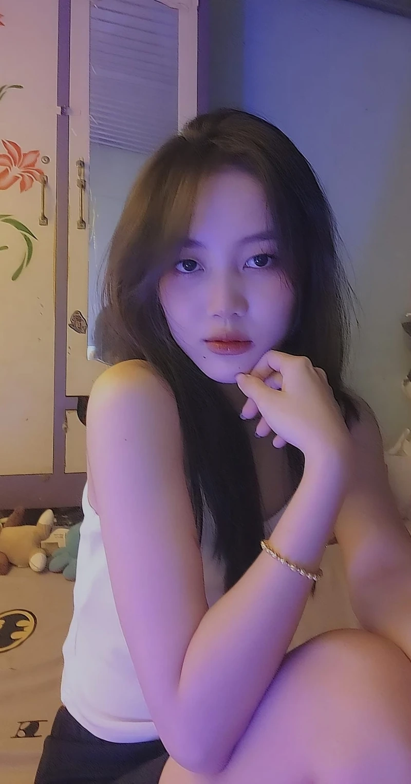 Ảnh gái Trung Quốc ngầu với thần thái đầy cuốn hút và phong cách mạnh mẽ