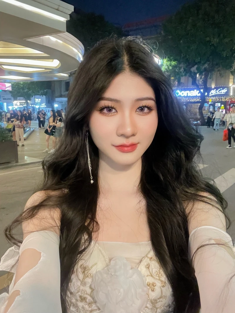 Hình nền gái xinh 4k chất lượng cao, đầy sắc màu và chi tiết sắc nét