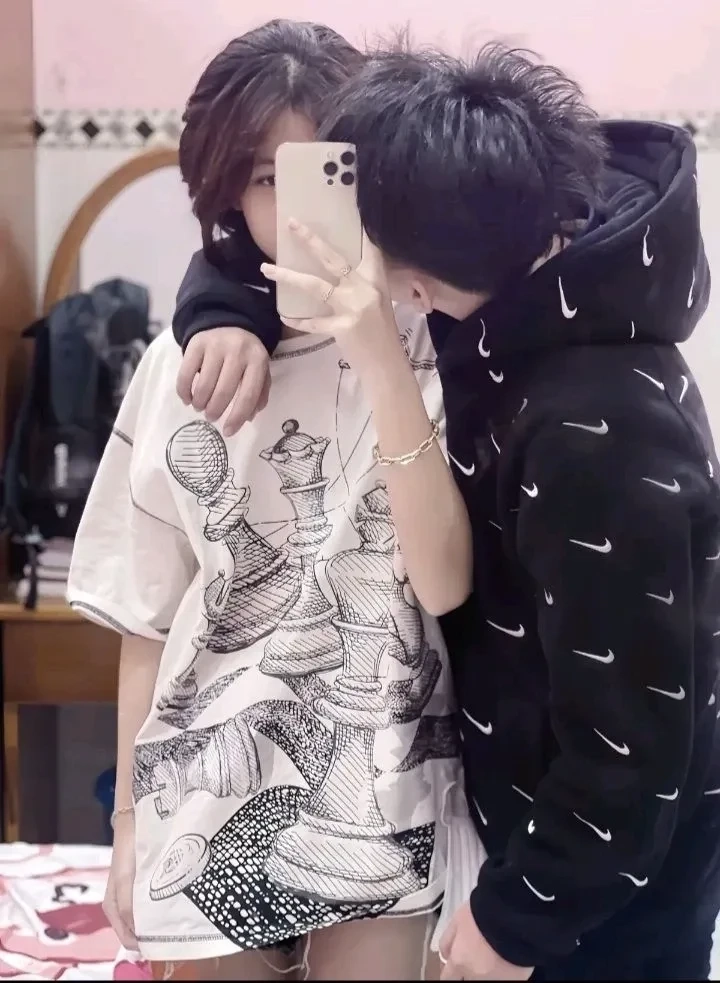 Hình ảnh tình yêu anime với nét vẽ độc đáo và sinh động